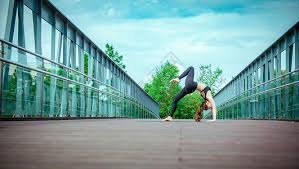 基本锁定冒泡赛？IG横扫EDG晋级下一轮，BLG将再次正面迎战！